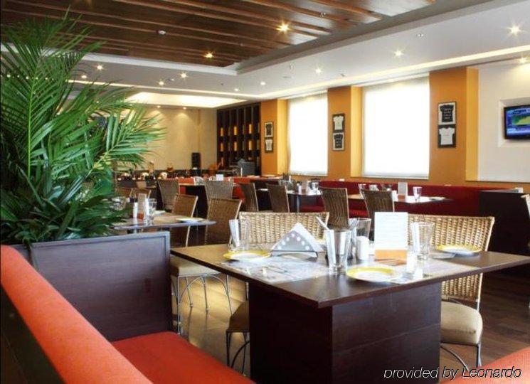 فندق بنغالورفي  فندق ليمون تري إليكترونيكس سيتي بانجالور المطعم الصورة